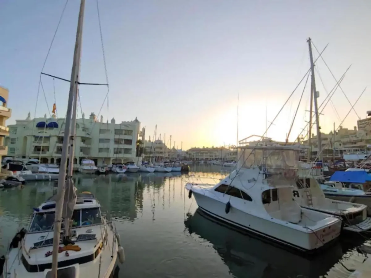Benalmadena Beachfront Puerto Marina Sunrise Apartment